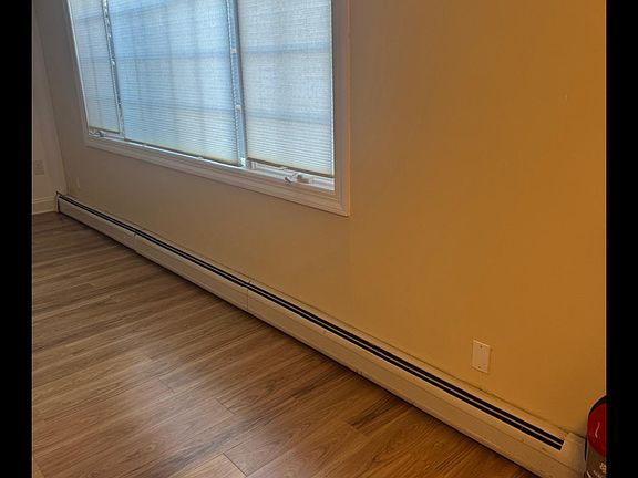 4th image of 449 Livermore Ave Floor 1