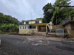 3st 84 Bo Pugnado, Manati, PR 00674