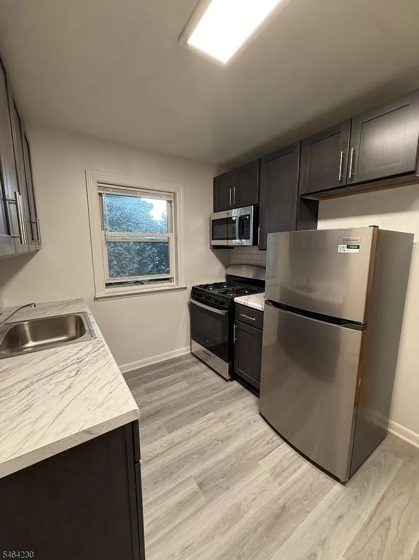 1 bed, 1.0 bath, $1,795 — Photo 3