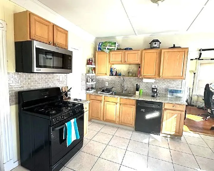 105 Oliver St #2 — Photo 8