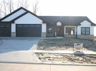 6312 Michael Dr NE, Cedar Rapids, IA 52411