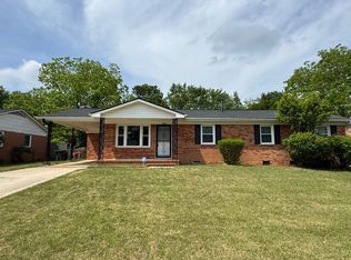 1616 Grandview Dr, Fayetteville, NC 28314