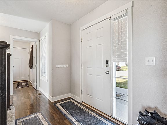 3rd image of 2727 6th Ave SE