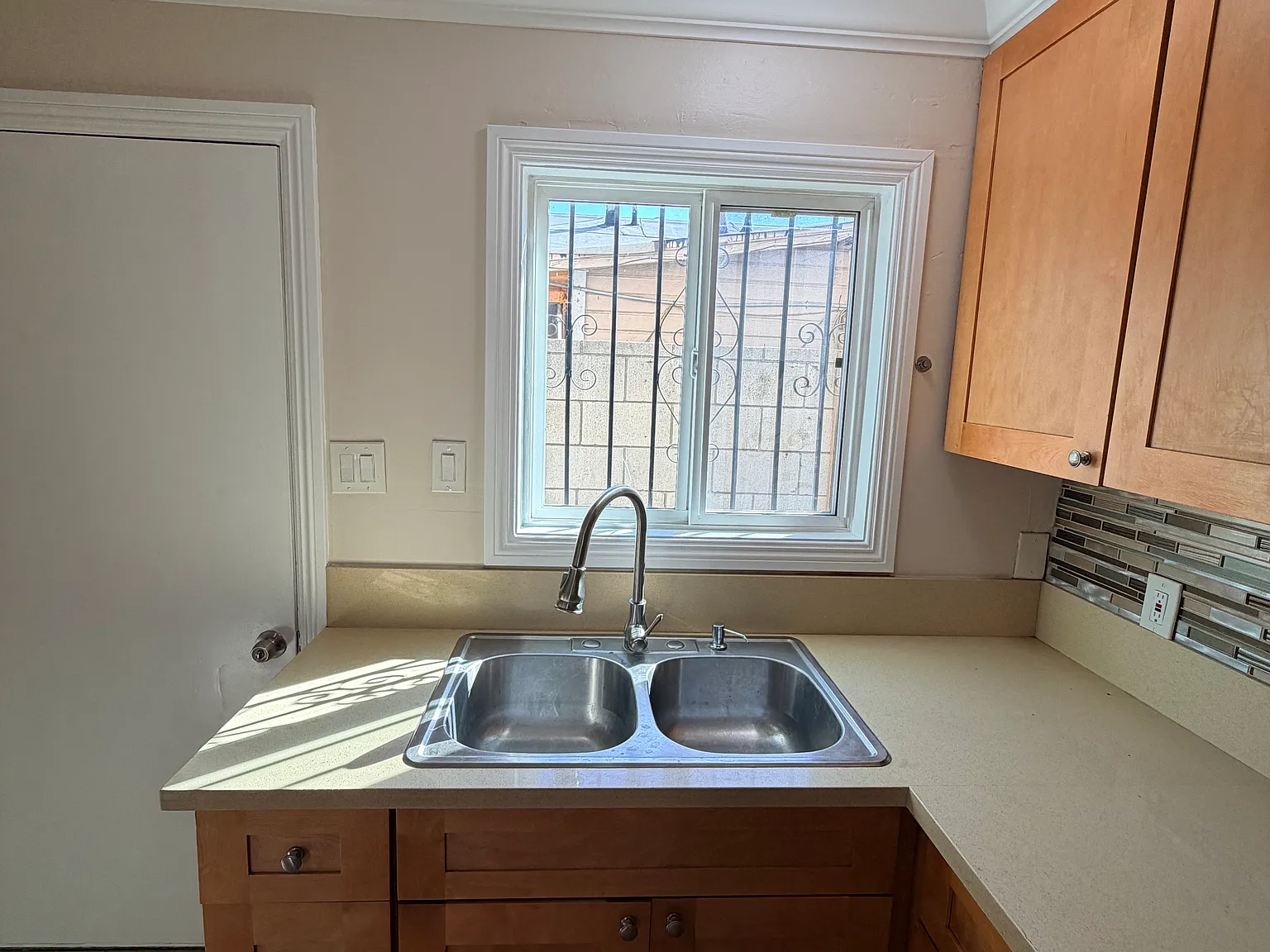 2 bed, 1.5 bath, 770 sqft, $2,100 — Photo 4