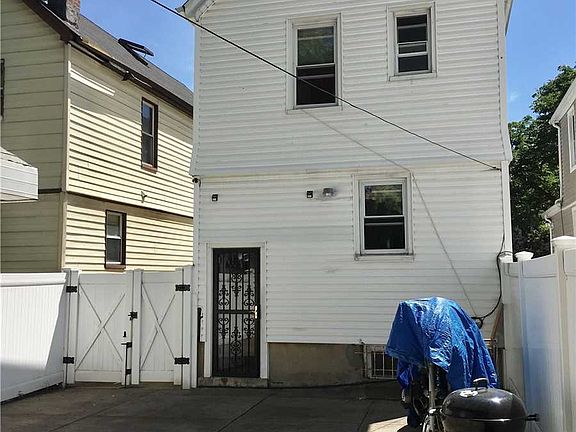 2nd image of 3122 92nd St