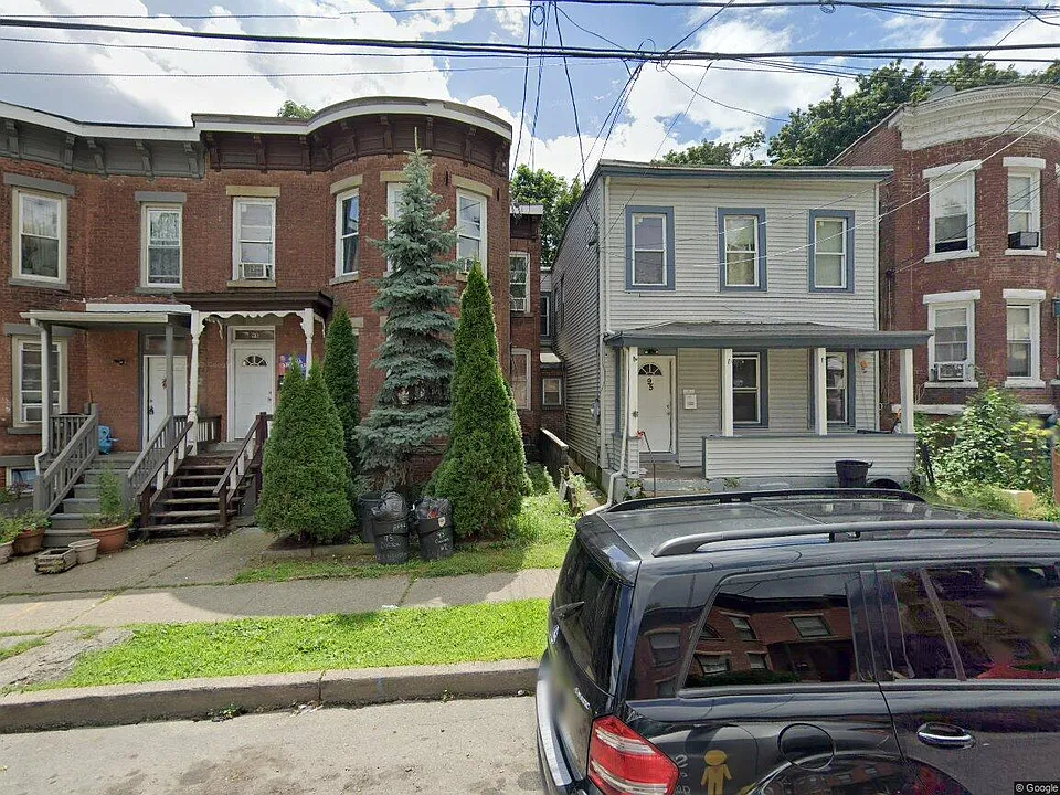 93 Carson Ave #1