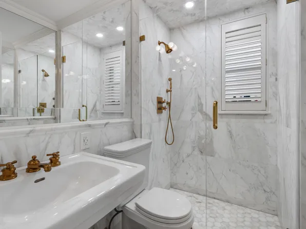 400 East 59th Street image 9 of 15