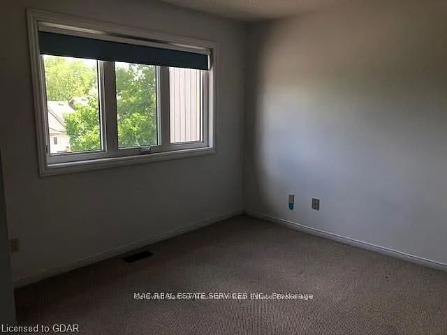 302 College Ave W #3 — Photo 6