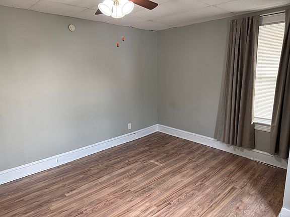 4th image of 155 York Ave Floor 1