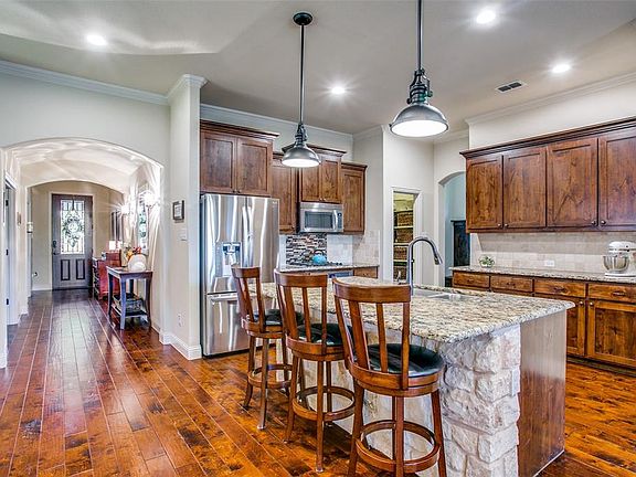 2nd image of 6976 Finch Dr