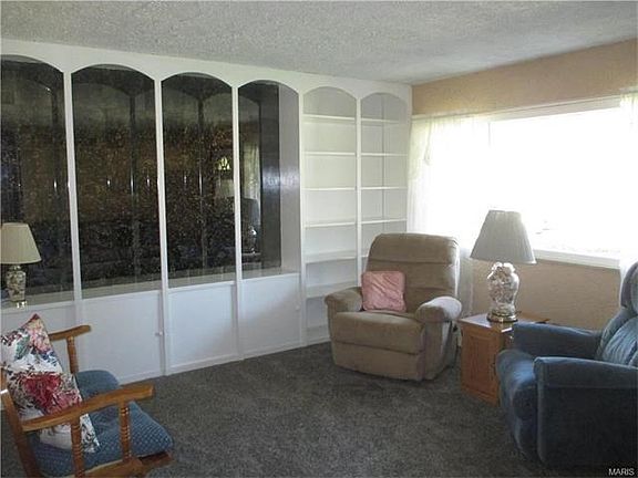 2nd image of 934 Chula Dr