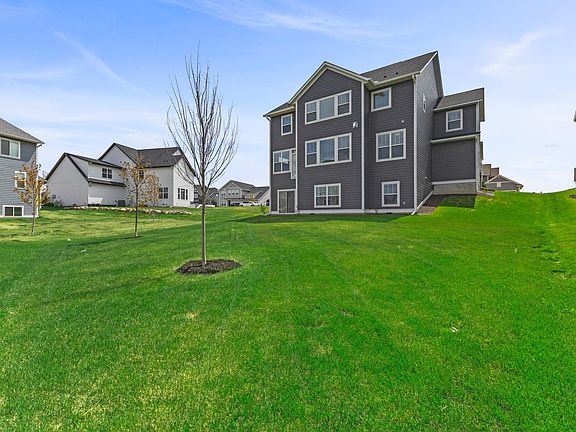 5th image of 10122 Shadyview Ln N