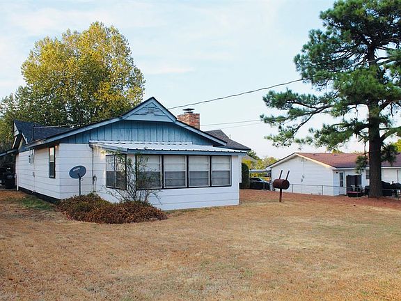5th image of 408 English Dr