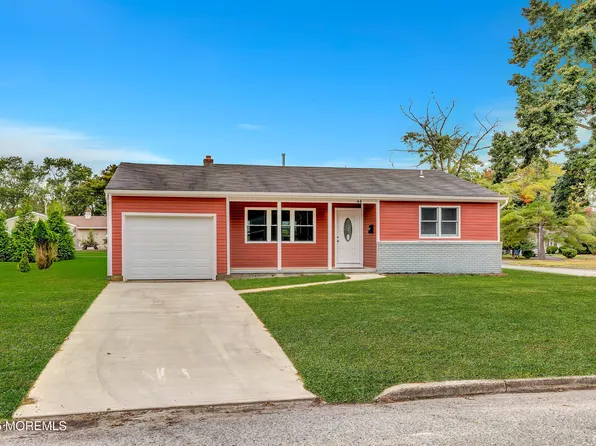 44 Chancellor Court, Toms River, NJ 08757