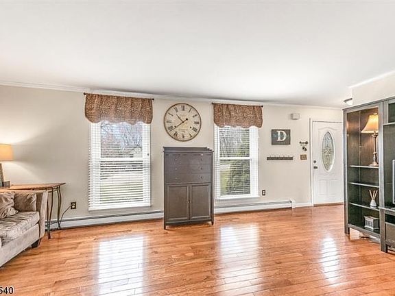 2nd image of 3 Belle Ct