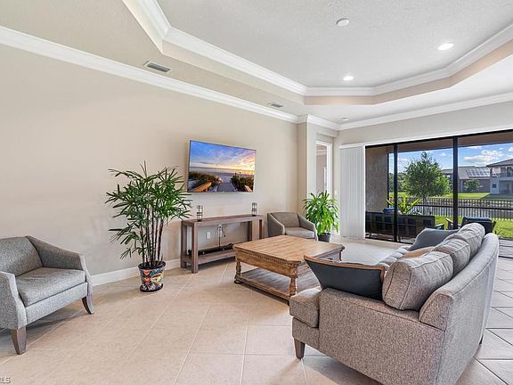 5th image of 4680 Kensington Cir