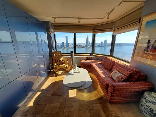 Sold by Yoram Adin, LREB | media 44