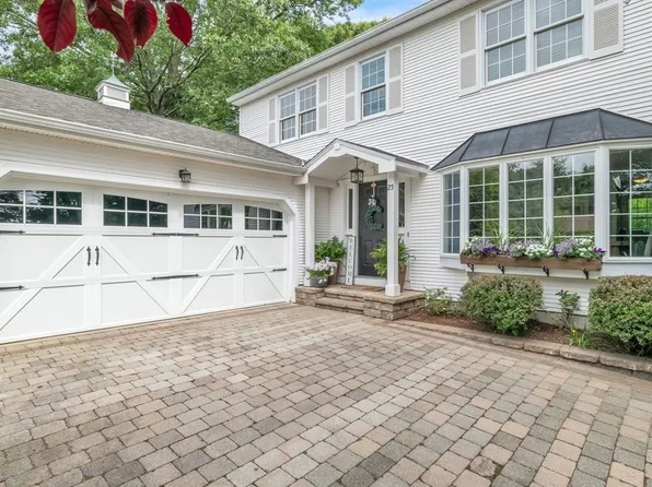 25 Big Wood Dr, Westfield, MA 01085