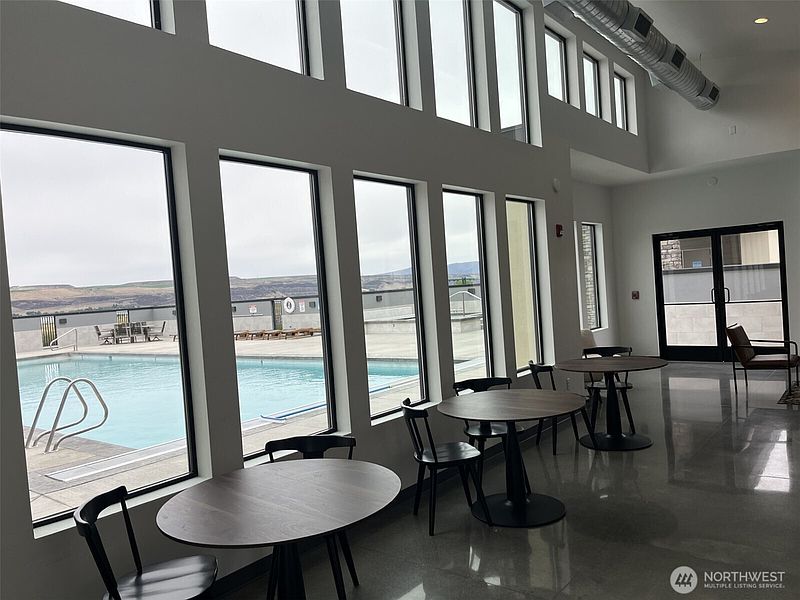 4th image of 240 Basin Pointe Loop
