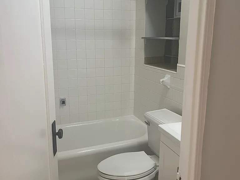 Everett Place — Photo 8