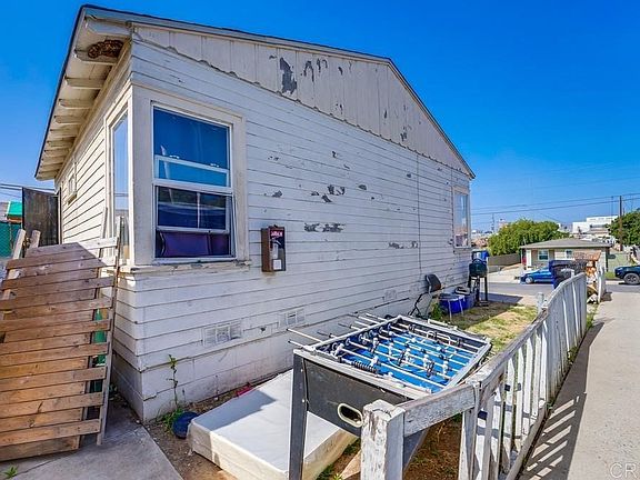 5th image of 1023 Goodyear St