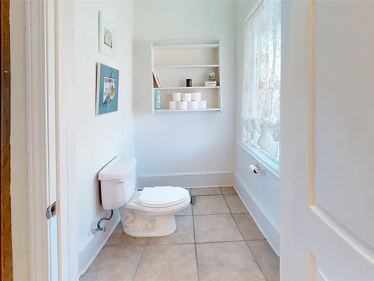 648 N Clayton St — Photo 31