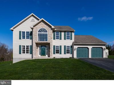 802 Meadowcrest Ln, Douglassville, PA, 19518