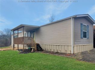 6 Happy Hollow Rd, Charleston, WV 25320