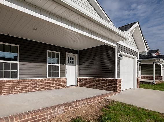 Beautiful front porch area!
