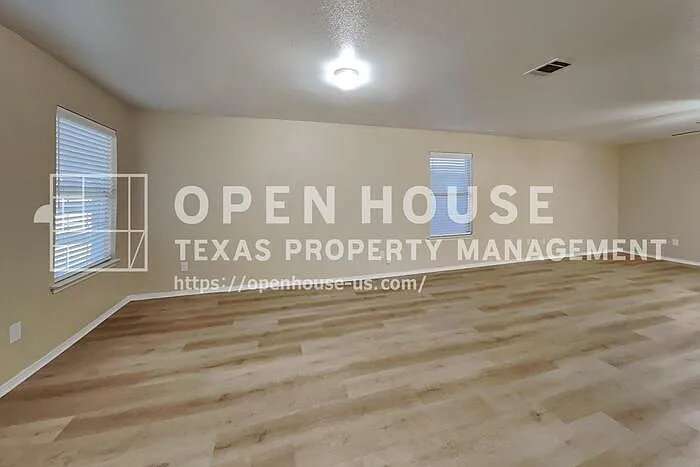 616 Destin Dr — Photo 4
