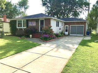 206 Lou Ann Dr, Buffalo, NY 14225