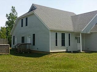 425 Edwards St, Waveland, MS 39576