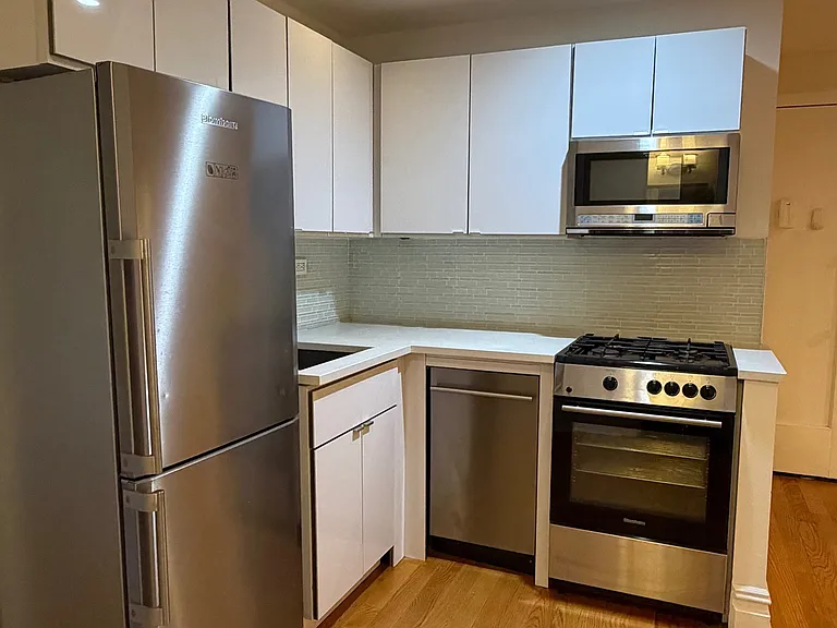 69 Bennett Ave #101 — Photo 1