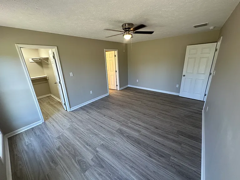 104 Wesley Dr — Photo 8