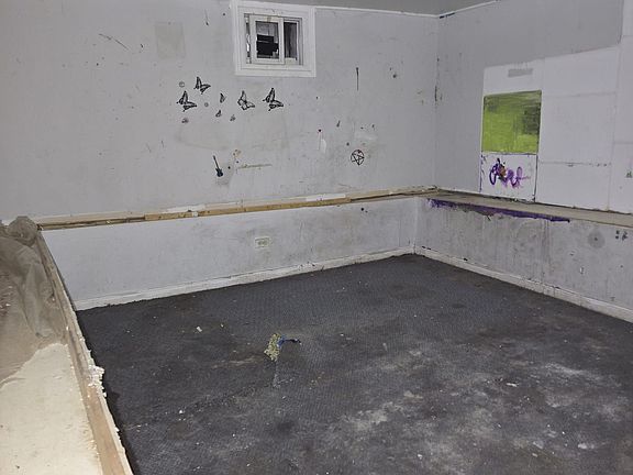 2nd image of 180 Cannifton Rd N