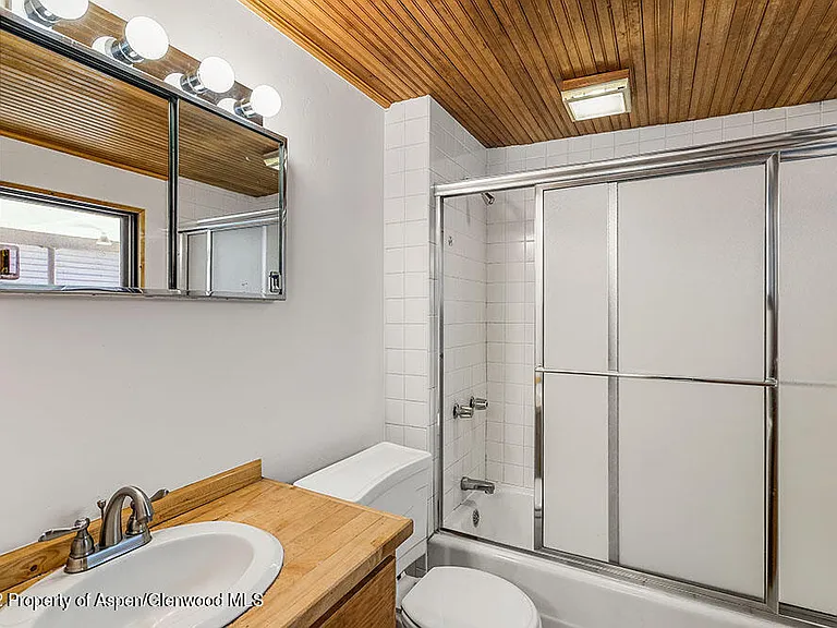 235 E Homestead Dr — Photo 18