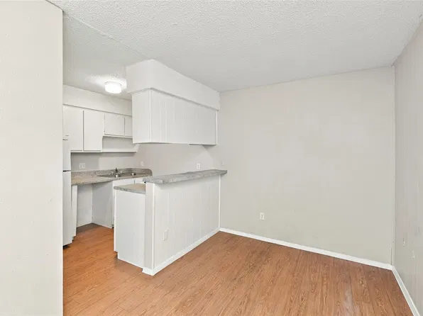 400 W 34th St APT 104, Austin, TX 78705