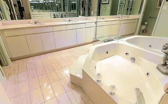 3rd image of 10175 Collins Ave APT 1606