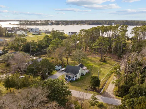 162 Polly Hill Road, Marshallberg, NC 28553