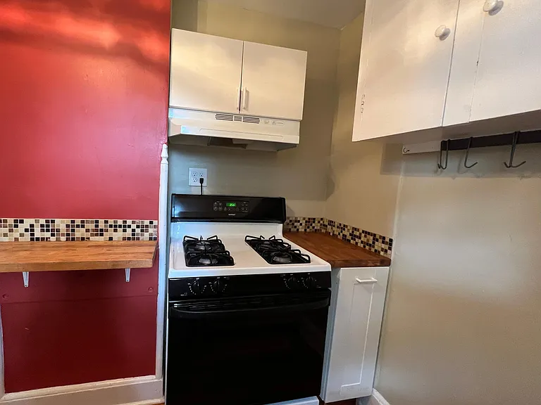 30 Willard St #2 — Photo 19