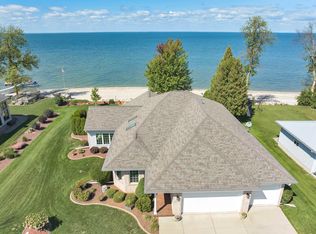 N9565 Bay Shore Ln, Luxemburg, WI 54217