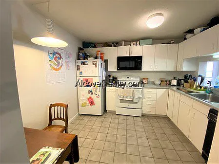 2 bed, 2.0 bath, 985 sqft, $3,795 — Photo 3