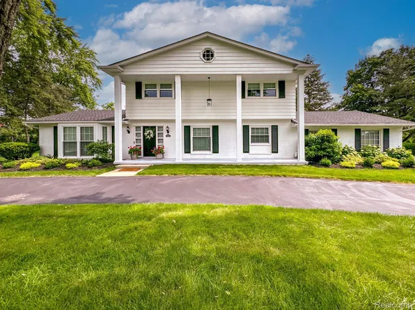 6895 Halyard Rd, Bloomfield Hills, MI 48301