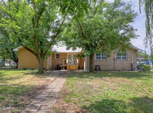 4094 Parkview Dr, Frontenac, KS 66763