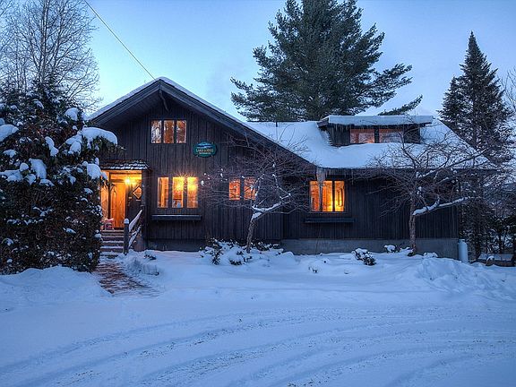 3rd image of 468 Mirror Lake Dr