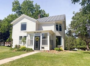 206 Valley St, Horicon, WI 53032