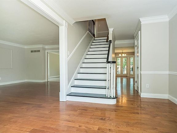 5th image of 1536 Virginia Dr