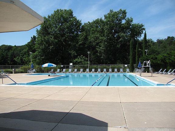 5th image of 6621 Wakefield Dr APT 219
