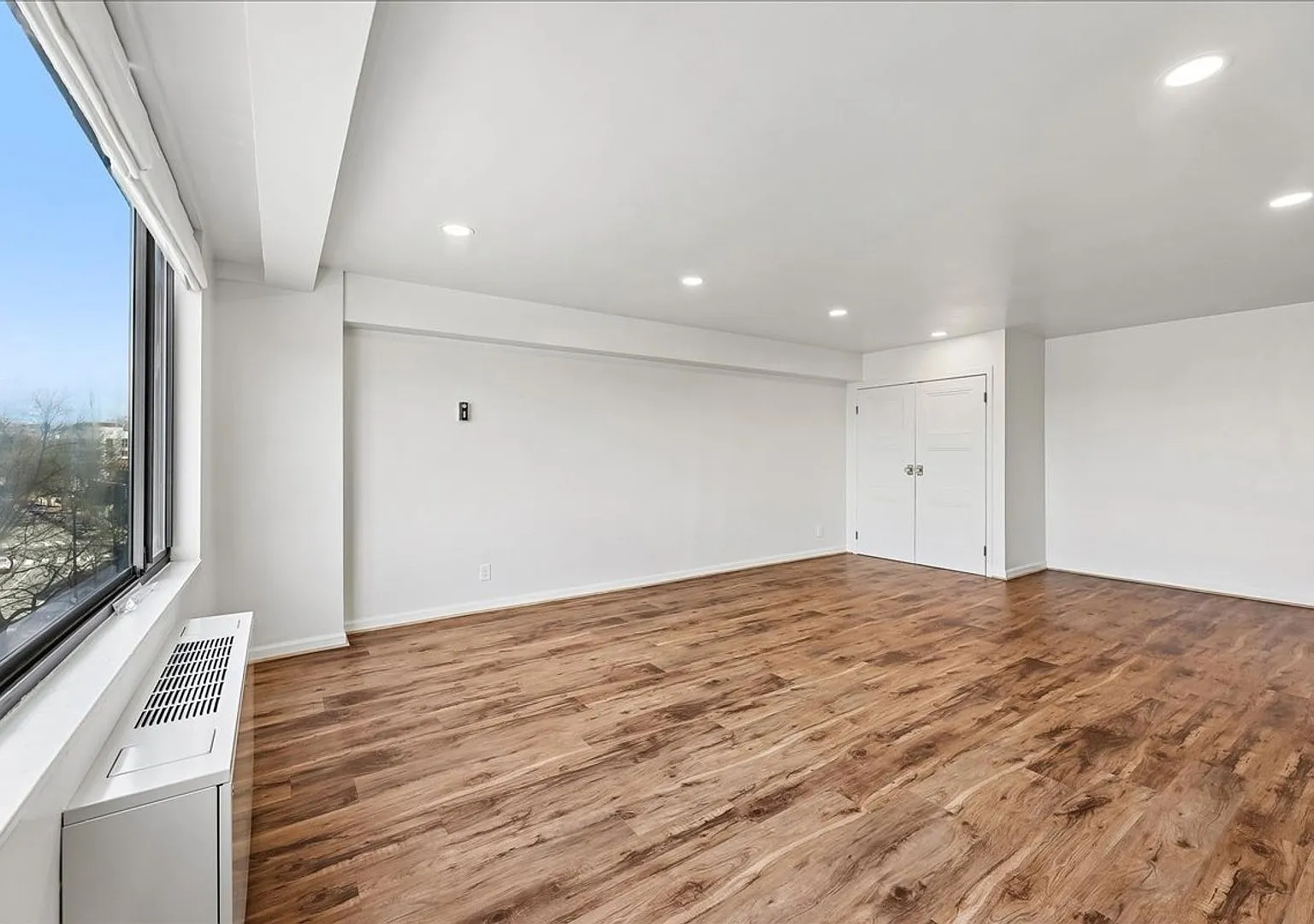 Cathedral Heights Condo | 1 Bed | 1 Bath | 750 Sf — Photo 4