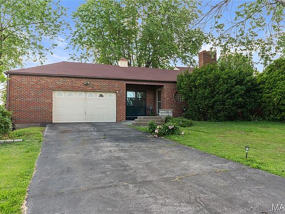 2nd image of 701 Garlyn Ct